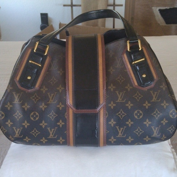 𝅺AUTHENTIC Louis Vuitton Handbag - Picture 3 of 17